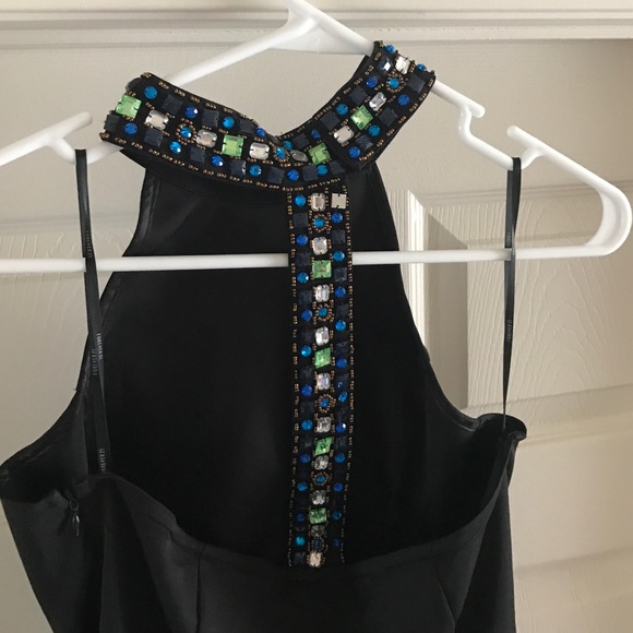 Sleeveless collar dress - Picture 2 of 3